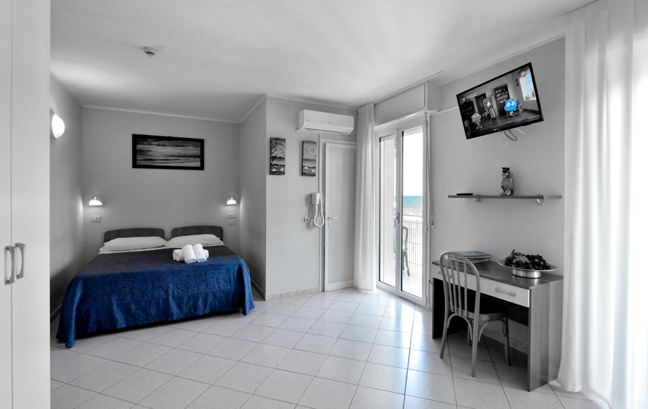 Hotel Oltremar B&B Cattolica Ngoại thất bức ảnh