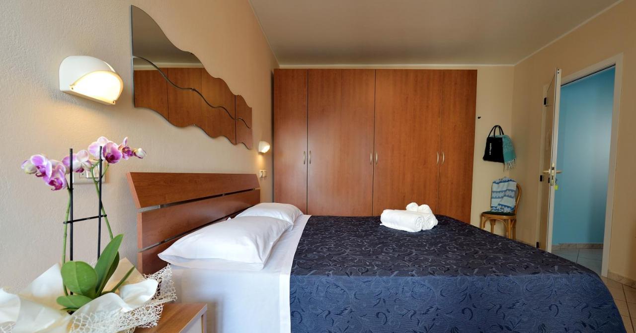 Hotel Oltremar B&B Cattolica Ngoại thất bức ảnh