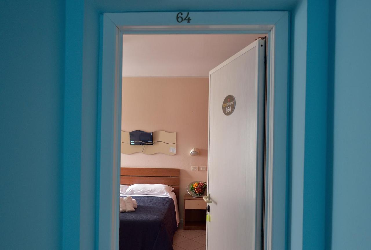 Hotel Oltremar B&B Cattolica Ngoại thất bức ảnh