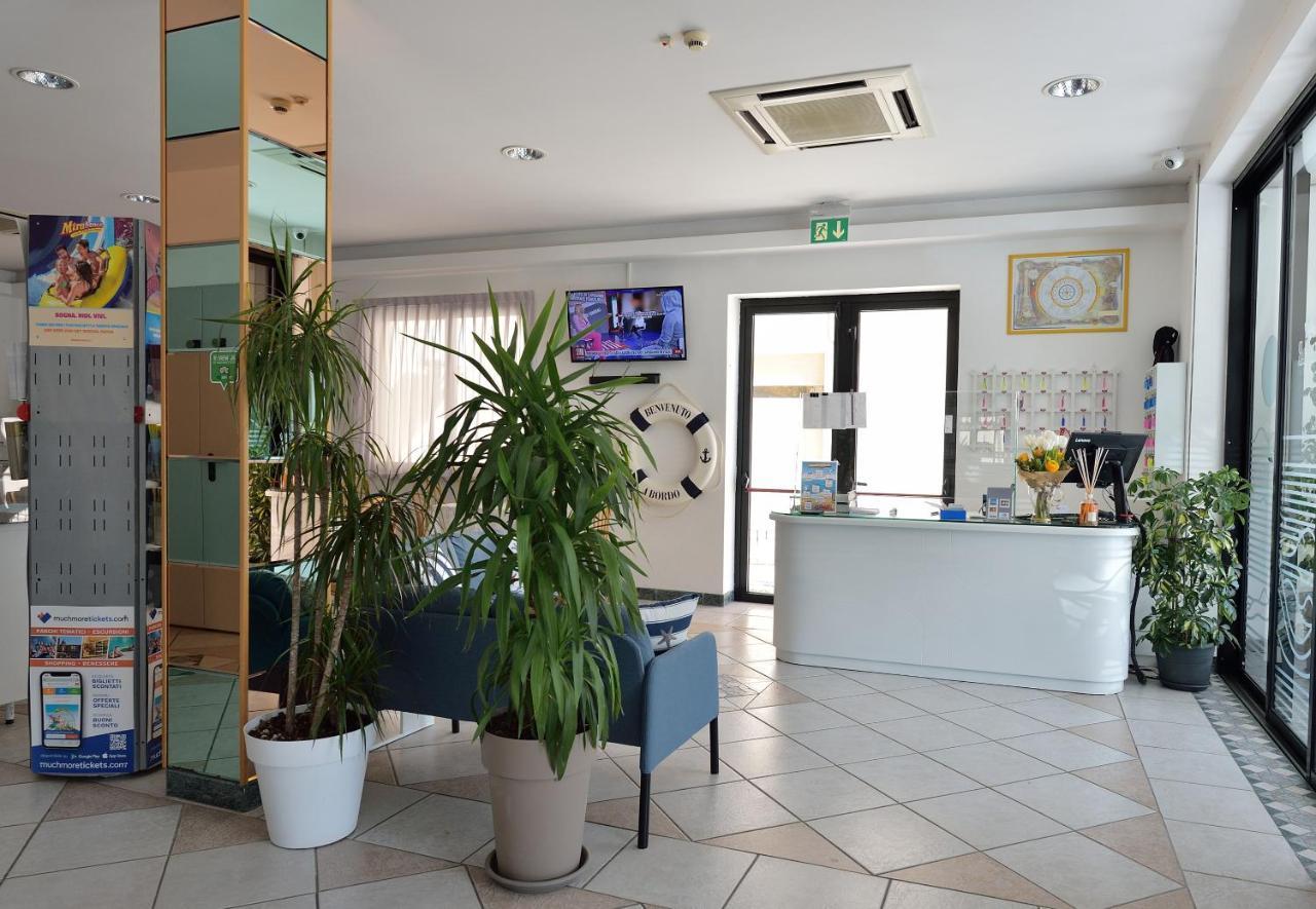 Hotel Oltremar B&B Cattolica Ngoại thất bức ảnh