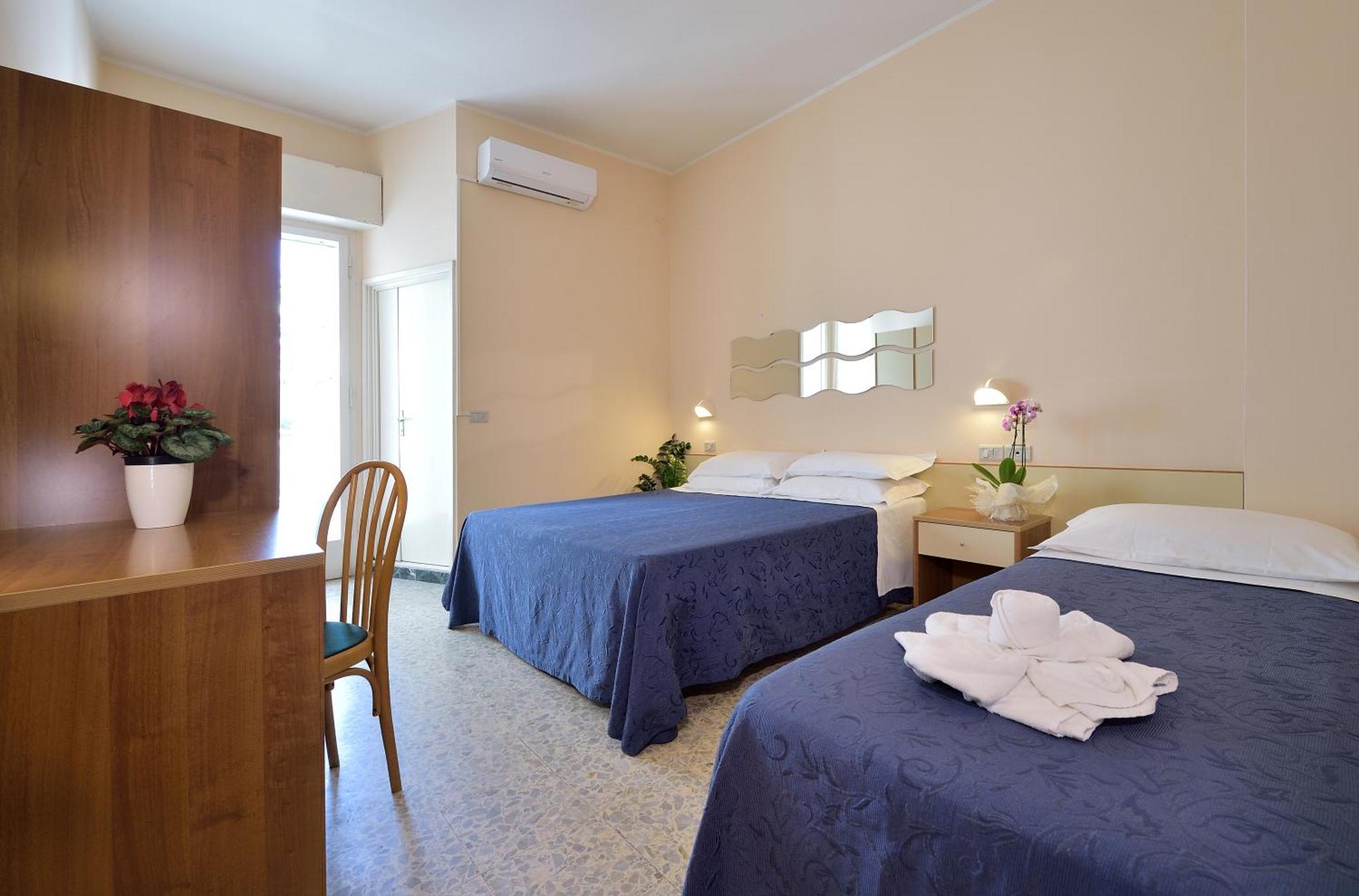 Hotel Oltremar B&B Cattolica Ngoại thất bức ảnh